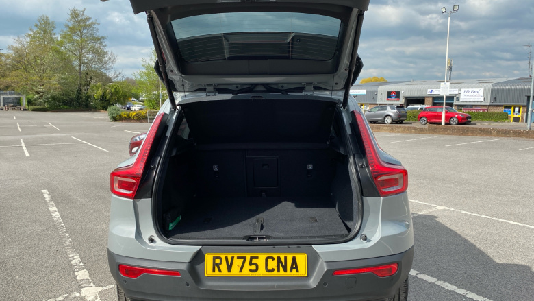 Volvo XC40 2.0 B3P Plus Dark 5dr Auto Petrol Estate